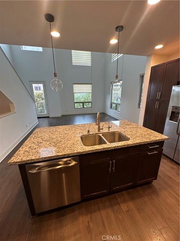 50 Soho, Irvine, CA 92612
