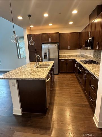 50 Soho, Irvine, CA 92612