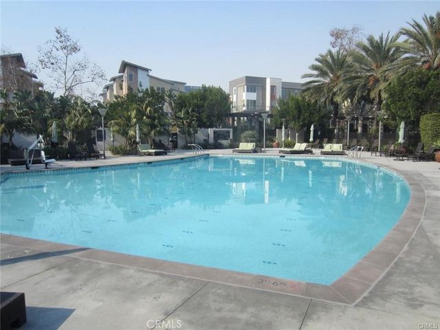 50 Soho, Irvine, CA 92612