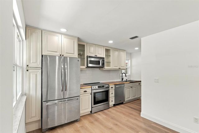 6105 NW 57TH COURT, Ocala, FL 34482
