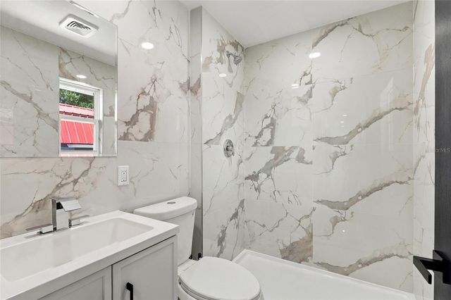 6105 NW 57TH COURT, Ocala, FL 34482