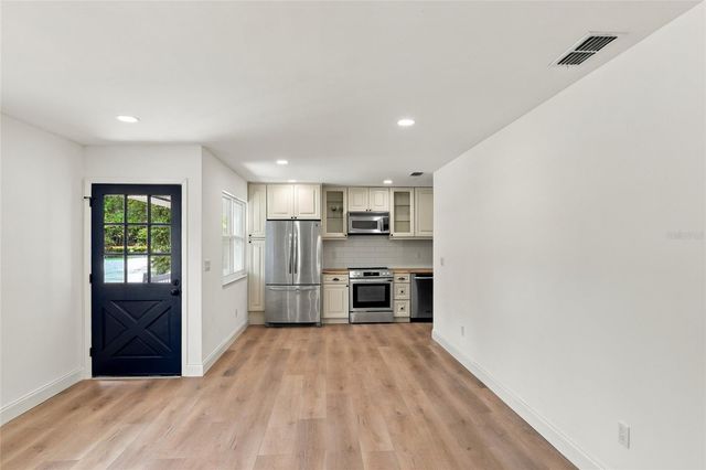 6105 NW 57TH COURT, Ocala, FL 34482