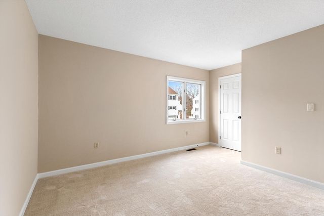 17 Lions Lane 2005, Salem, MA 01970
