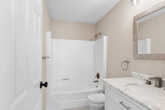 17 Lions Lane 2005, Salem, MA 01970