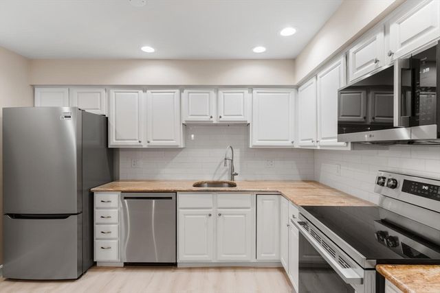 17 Lions Lane 2005, Salem, MA 01970