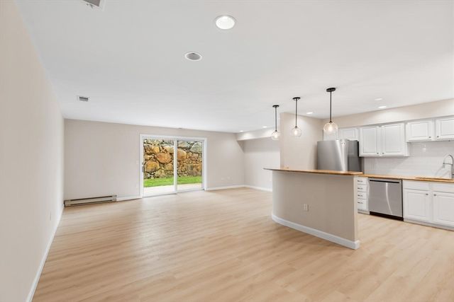 17 Lions Lane 2005, Salem, MA 01970