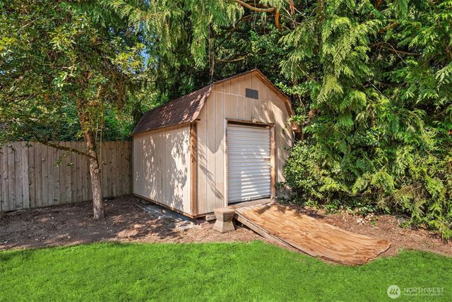 7046 NE 138th Street, Kirkland, WA 98034