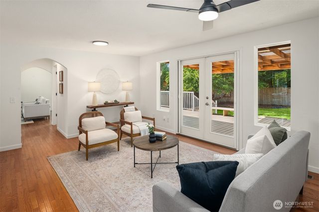 7046 NE 138th Street, Kirkland, WA 98034
