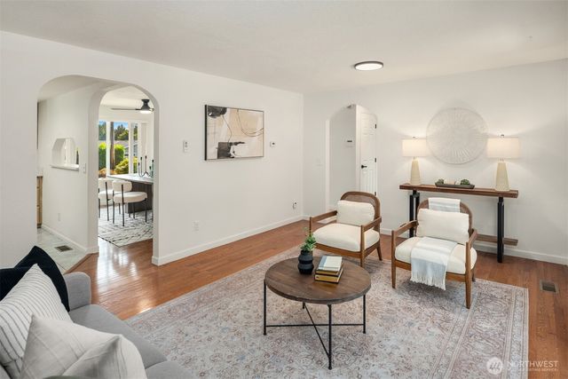7046 NE 138th Street, Kirkland, WA 98034
