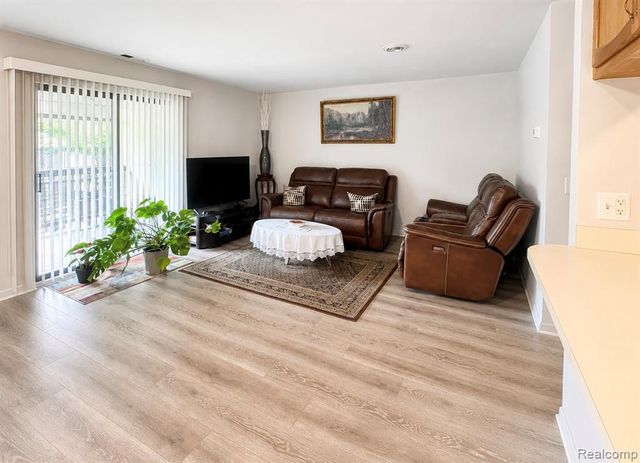 29838 Utica Road 25, Roseville, MI 48066