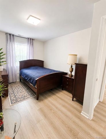 29838 Utica Road 25, Roseville, MI 48066