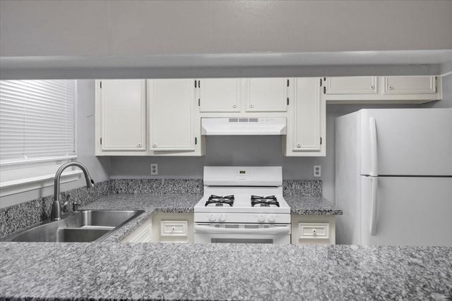 2071 Country Village Boulevard C, Humble, TX 77338