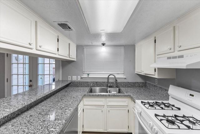 2071 Country Village Boulevard C, Humble, TX 77338