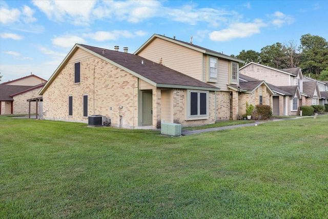 2071 Country Village Boulevard C, Humble, TX 77338