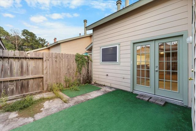 2071 Country Village Boulevard C, Humble, TX 77338
