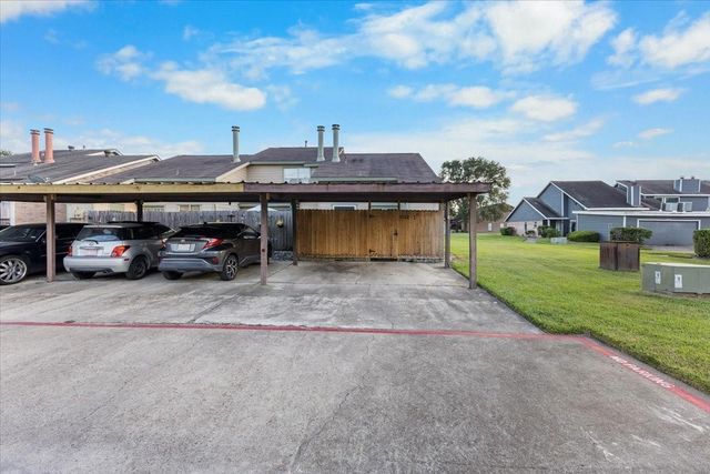 2071 Country Village Boulevard C, Humble, TX 77338