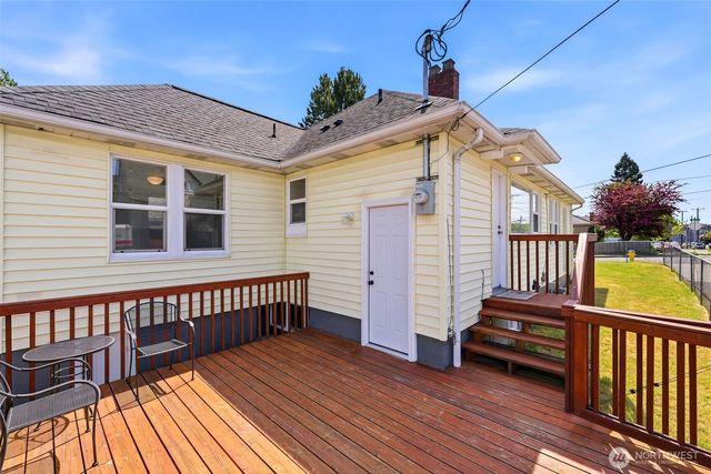 1046 5th Street, Bremerton, WA 98337