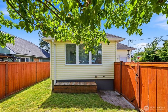 1046 5th Street, Bremerton, WA 98337