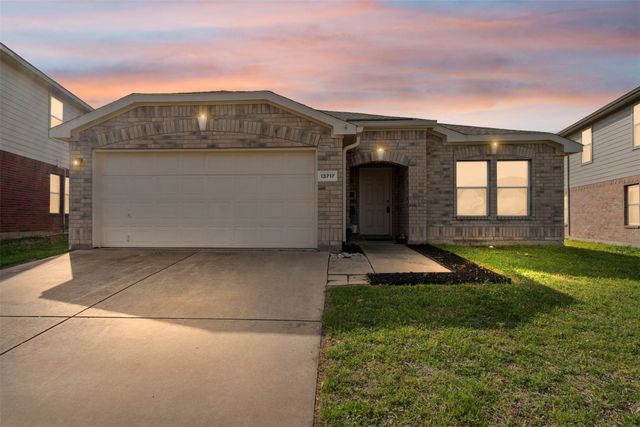 13717 Canyon Ranch Road, Fort Worth, TX 76262
