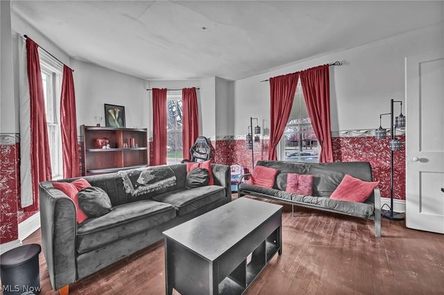 112 Adams Street, Wellington, OH 44090