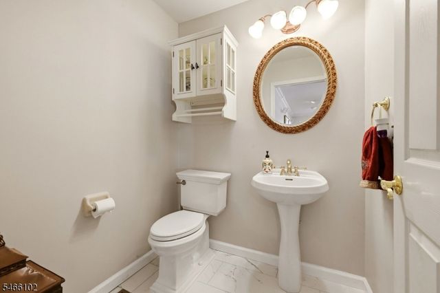 10 Macintosh Dr, Andover Twp., NJ 07848