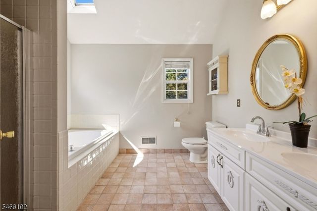 10 Macintosh Dr, Andover Twp., NJ 07848