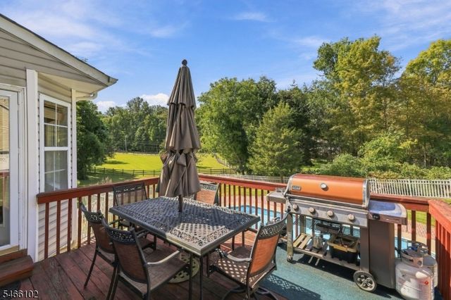 10 Macintosh Dr, Andover Twp., NJ 07848