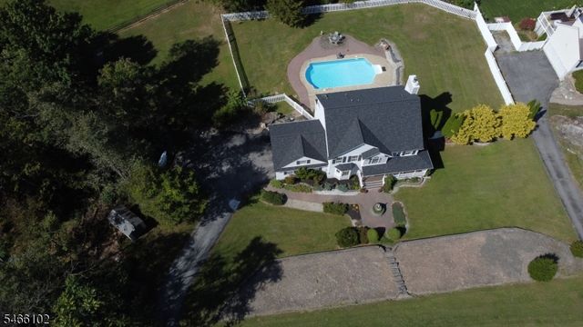 10 Macintosh Dr, Andover Twp., NJ 07848
