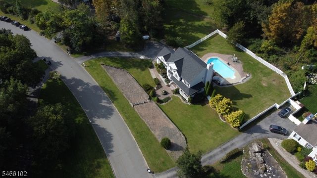 10 Macintosh Dr, Andover Twp., NJ 07848
