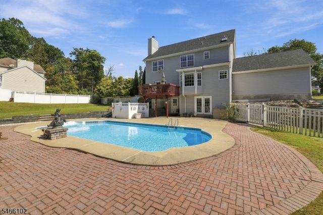 10 Macintosh Dr, Andover Twp., NJ 07848