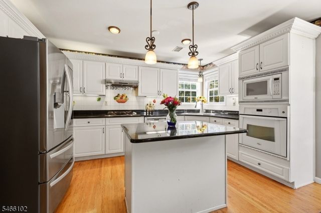 10 Macintosh Dr, Andover Twp., NJ 07848