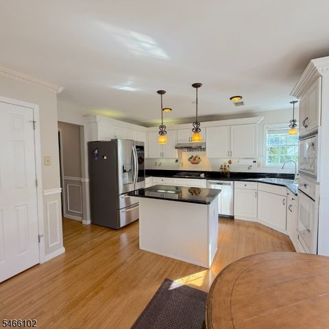 10 Macintosh Dr, Andover Twp., NJ 07848