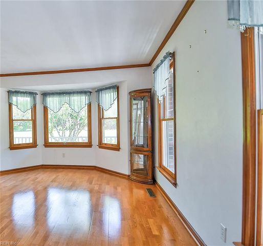 617 Saint Brides RD W, Chesapeake, VA 23322
