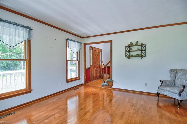 617 Saint Brides RD W, Chesapeake, VA 23322