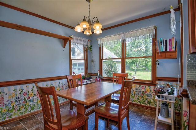 617 Saint Brides RD W, Chesapeake, VA 23322