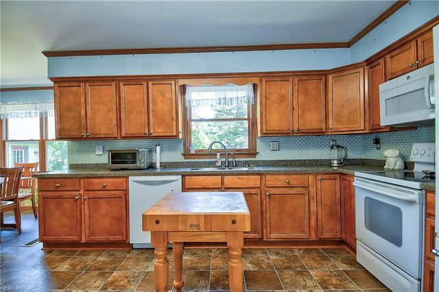 617 Saint Brides RD W, Chesapeake, VA 23322