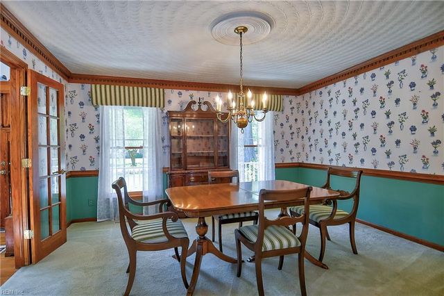 617 Saint Brides RD W, Chesapeake, VA 23322