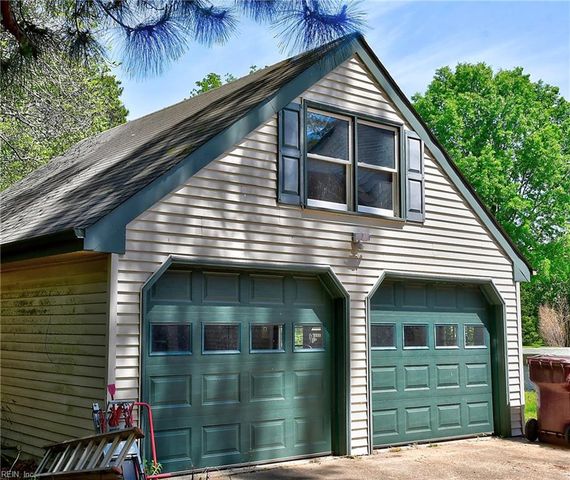 617 Saint Brides RD W, Chesapeake, VA 23322