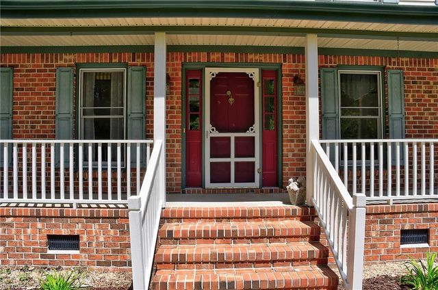 617 Saint Brides RD W, Chesapeake, VA 23322