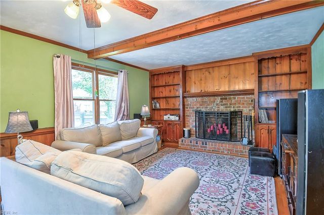 617 Saint Brides RD W, Chesapeake, VA 23322