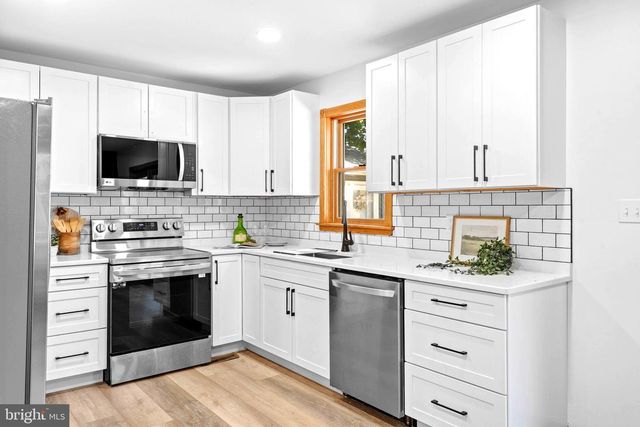 407 MARKET ST, Lykens, PA 17048