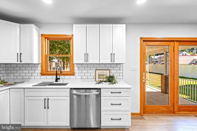 407 MARKET ST, Lykens, PA 17048