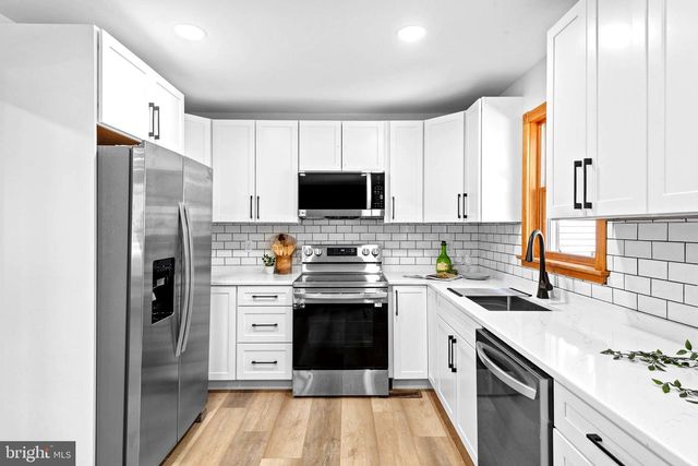 407 MARKET ST, Lykens, PA 17048