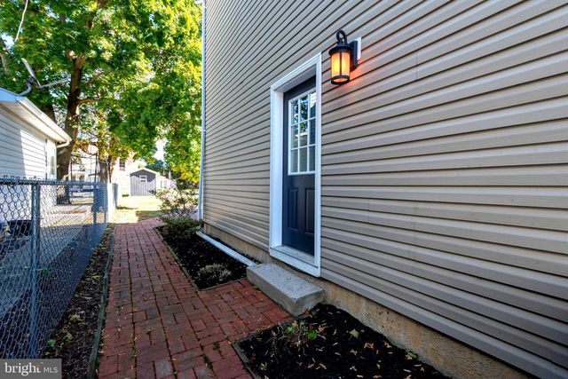 407 MARKET ST, Lykens, PA 17048