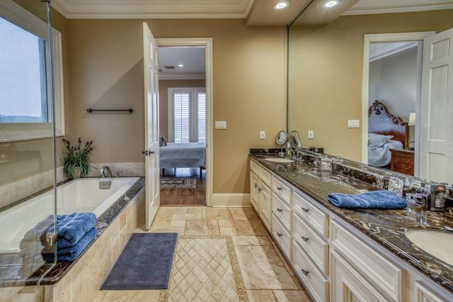 2204 Carter Rd, Bellville, TX 77418