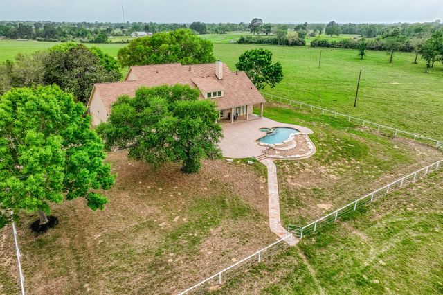 2204 Carter Rd, Bellville, TX 77418