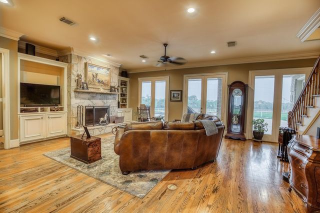 2204 Carter Rd, Bellville, TX 77418