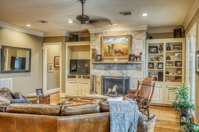 2204 Carter Rd, Bellville, TX 77418