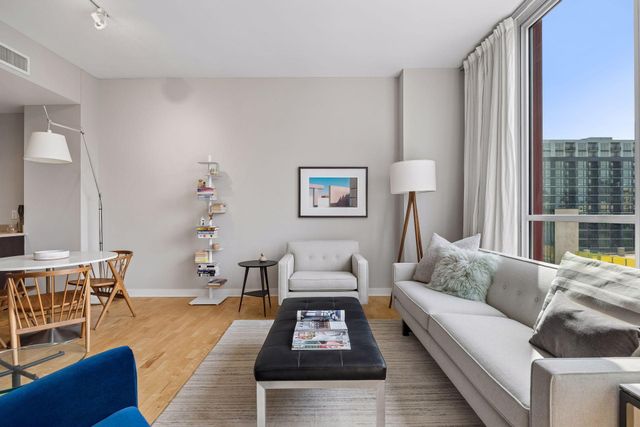 901 S 2nd Street 604, Minneapolis, MN 55415