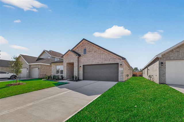 2111 Spring Hollow Drive, Baytown, TX 77521